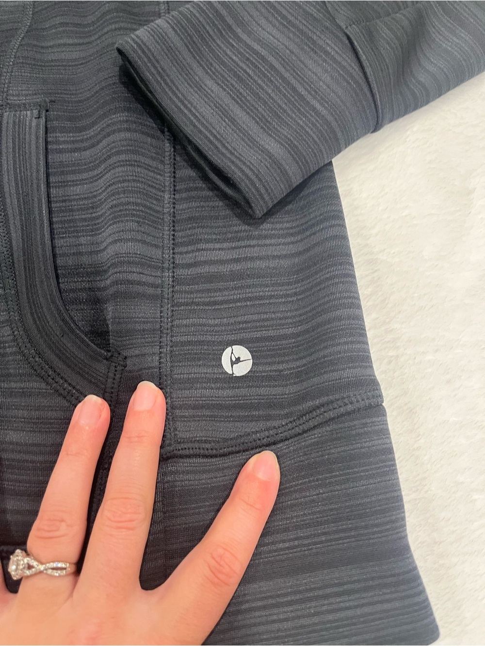 90 Degree by Reflex | Full Zip Hoodie - Large - Picture 3 of 9